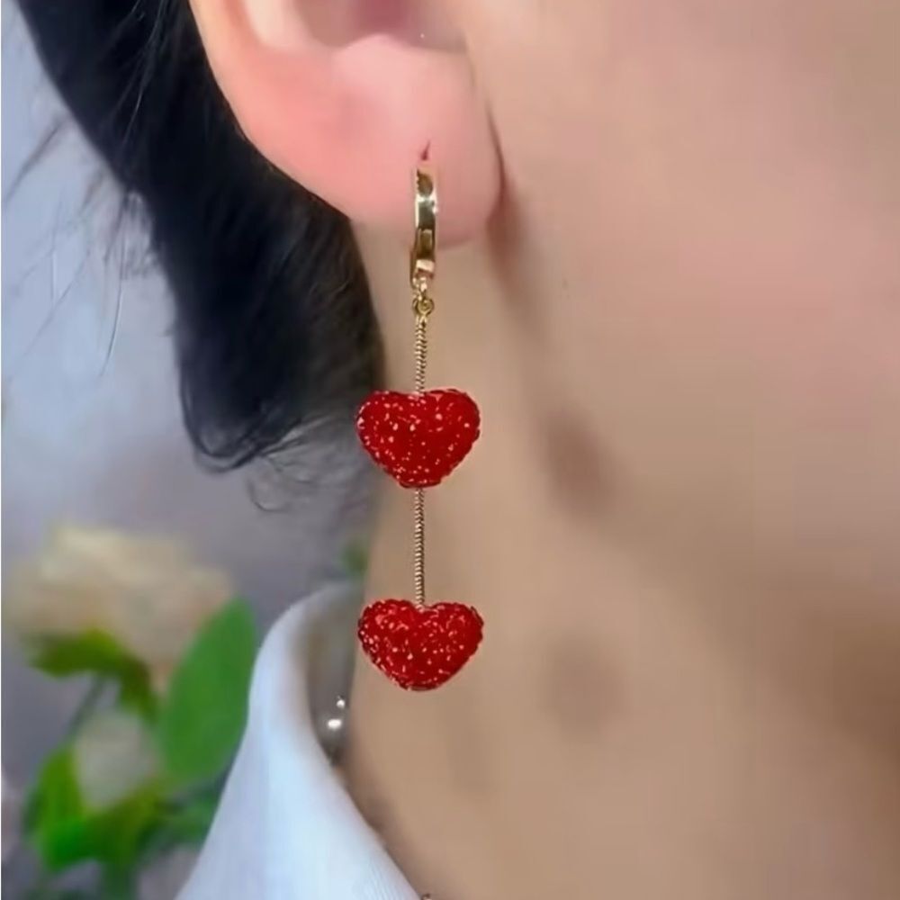 ♥️ NEW Sparkling Elegant Red Heart Drop Dangle Earrings ♥️